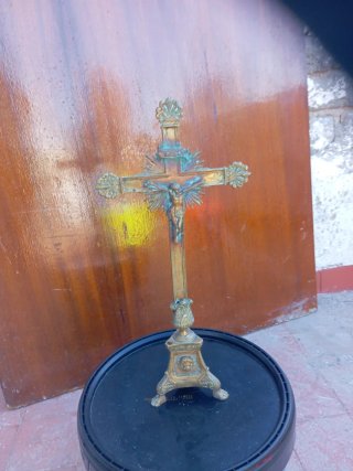 Adorno Cruz Latón
