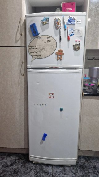 Refrigerador LG mediano 165x58cms