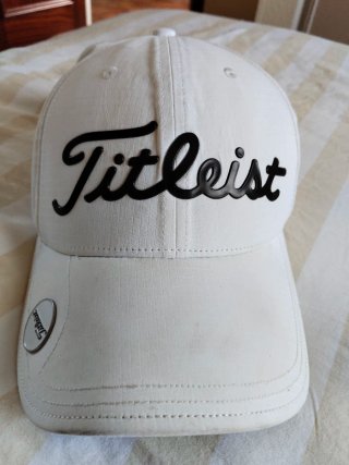 Polo Footjoy y Gorra Titleist