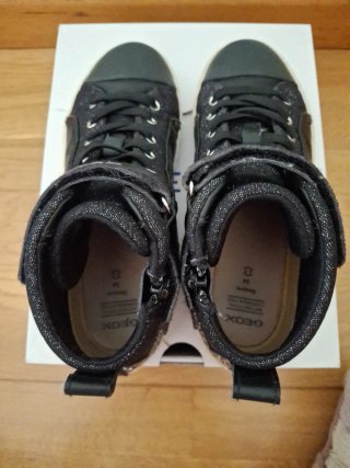 Tenis Geox Talla 34 Negro Brillante