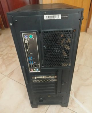 Ordenador de sobremesa con procesador AMD Ryzen 5
