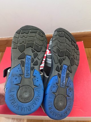 Sandalias cerradas Primigi, talla 34