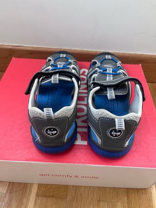 Sandalias cerradas Primigi, talla 34