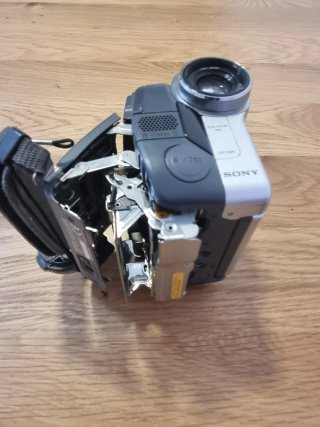 Videocámara Sony DCR-HC14E + Accesorios