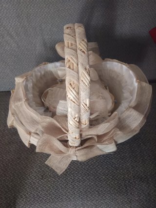 Cestas de mimbre y tela para eventos