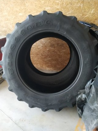 Neumáticos 16.9 r38 o 420/85 r38