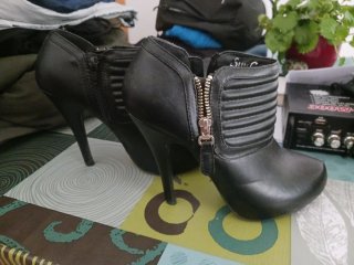 Botines negros tacon alto cremallera