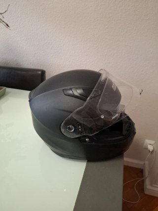 Casco y guantes de moto marca UNIK color negro
