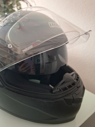 Casco y guantes de moto marca UNIK color negro