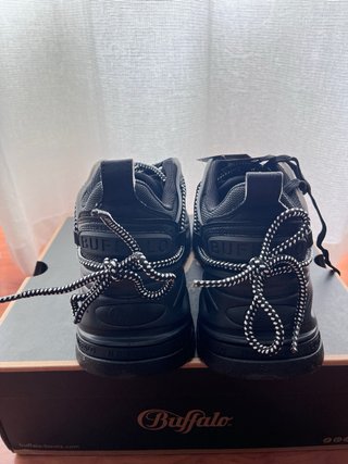 Buffalo Triplet Lace Negras