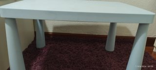 Mesa y 2 taburetes Mammut Ikea infantiles