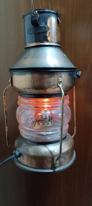 Lámpara marinera vintage eléctrica