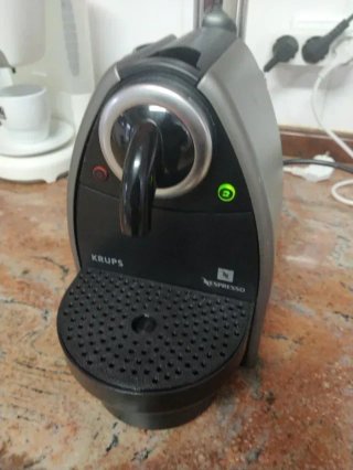 Cafetera Nespresso Krups XN 2005