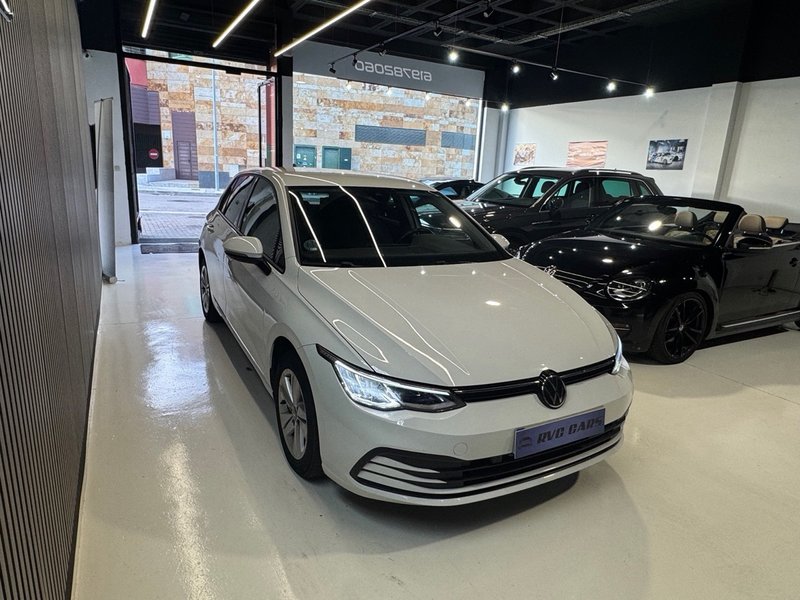 Volkswagen Golf 2022, foto 2