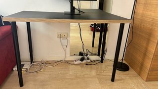 Mesa de Escritorio Negra con Patas Ajustables