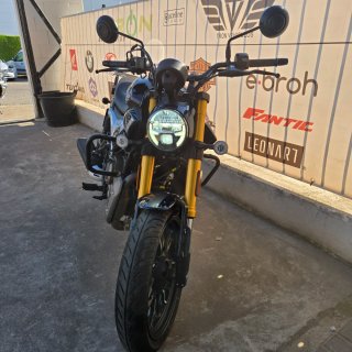 HERO HUNK 440 2025 - 2000 km ahorra 750 euros