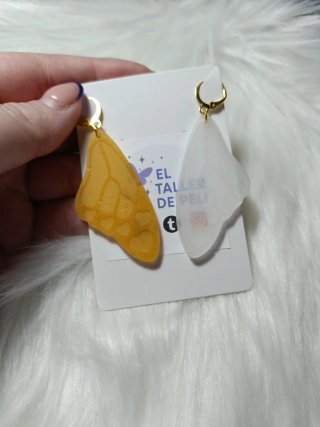 Pendientes alas doradas y blancas