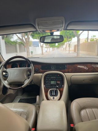 Jaguar XJ 2000