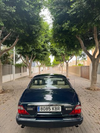 Jaguar XJ 2000