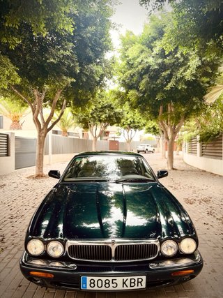 Jaguar XJ 2000