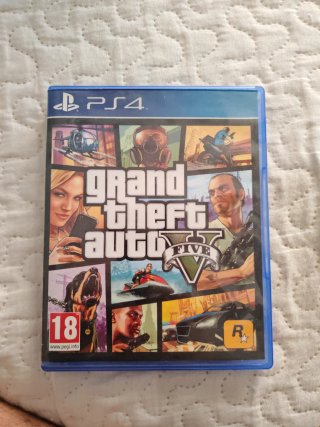 3 Videojuegos PS4: GTA V, Battlefront II, Minecraf