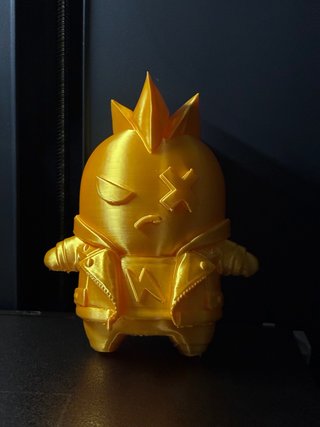 Figura punk dorado con chaqueta sprite