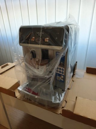 Cafetera Philips Aromis LatteGo Superior a la 5500