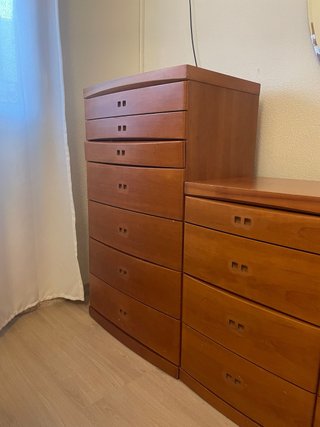 Conjunto Muebles Habitación: Cómoda y Mesita