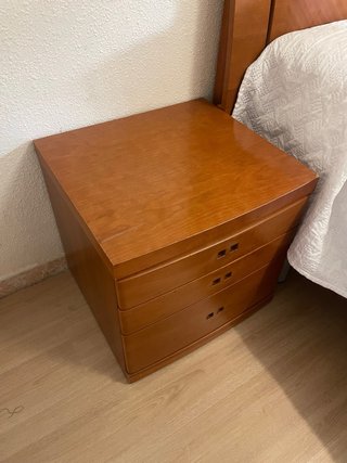 Conjunto Muebles Habitación: Cómoda y Mesita