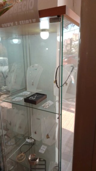 Vitrinas de cristal y madera