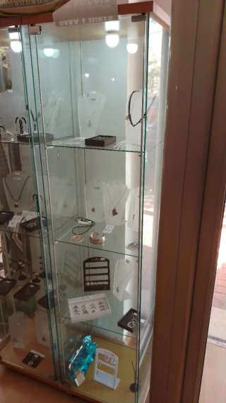Vitrinas de cristal y madera