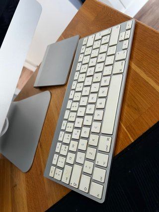 iMac 27" 2012 + Apple Wireless Keyboard + Magic Tr