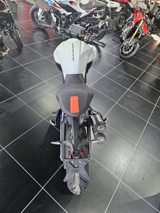 Ducati Monster V2 Blanca