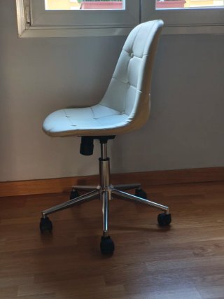 Silla de oficina piel sintética blanca