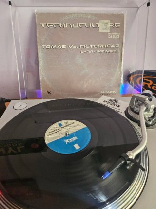 Tomaz vs Filterheadz - Latin Loopworks