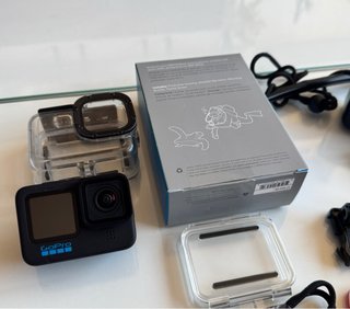GoPro Hero 10 Black + Batterie/Accessori
