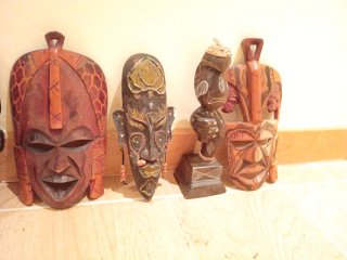 Decoración madera máscaras buda porta vela lámpara