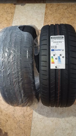 Neumático Bridgestone Turanza 225/45 R18 91V