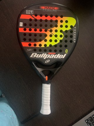 Pala de pádel Bullpadel Hack Proline. Usada.