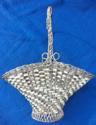Cesta portabotellas vino vintage metal plateado