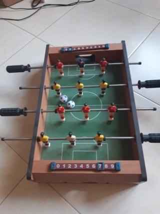 Futbolín de mesa para 2 jugadores