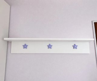 Armario esquinero blanco y lila de madera