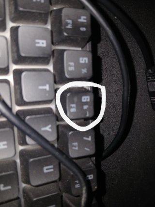 Teclado 60% RGB - Bom Estado