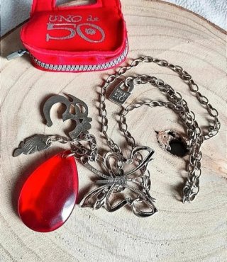 Collar Uno de 50.