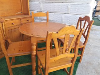 Conjunto mesa redonda y 4 sillas madera