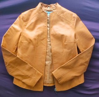 Dos cazadoras de piel talla 42 chulísimas 35 € ud.