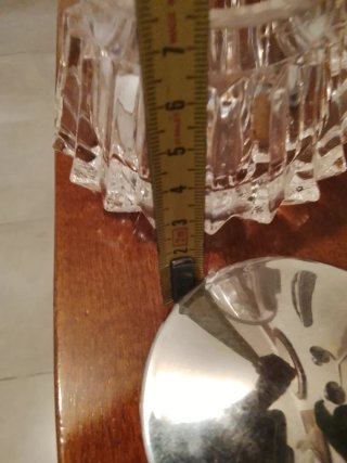 Caja de cristal antigua con tapa metálica