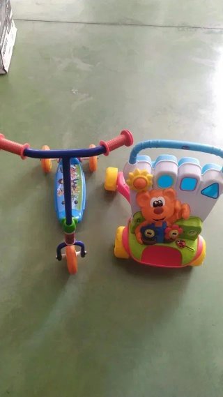 Correpasillos Chicco y Patinete Infantil