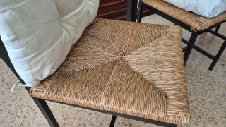 Mesa de cristal y 4 sillas