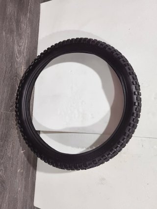 Neumático Michelin 2 1/4x19 nuevo